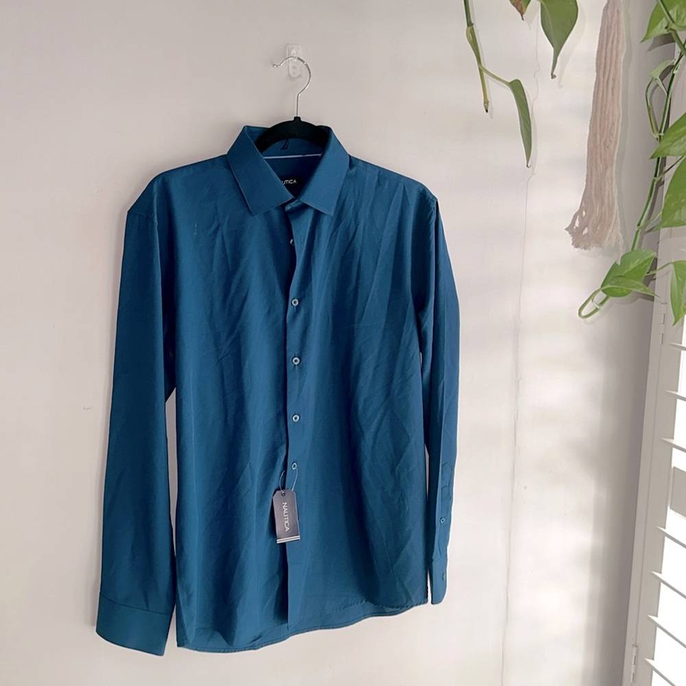 NWT men’s Nautica dress shirt slim fit size medium 15– 15 1/2 blue